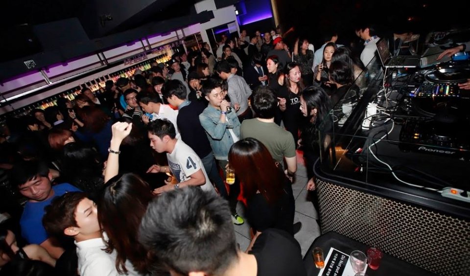 Karaoke and Cocktails: The Perfect Pairing in Gangnam at an Affordable Price